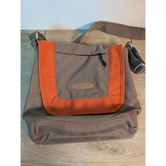 Keen Hybrid Oswego Crossbody Messenger Commuter Bag Satchel Rugged Bottom - Picture 2 of 9
